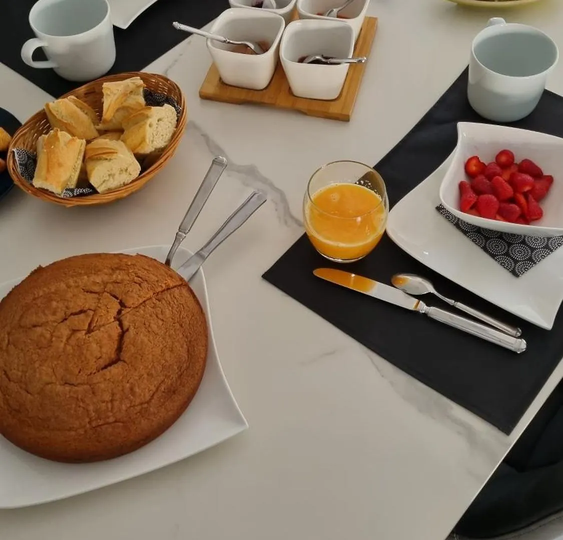 Les Moineaux De Crussol Otel Guilherand-Granges 0*,